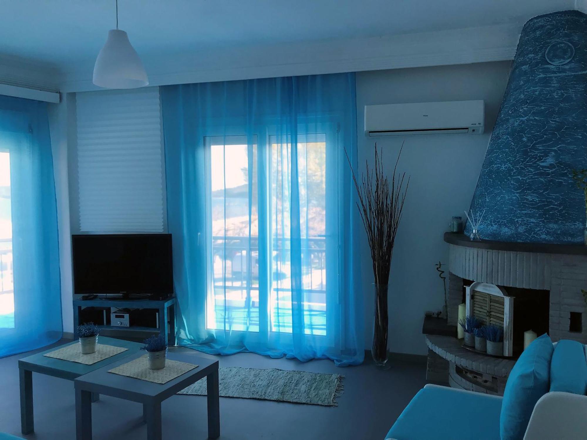 Upper Deck Apt. Apartment เนอาเปรามอส ภายนอก รูปภาพ