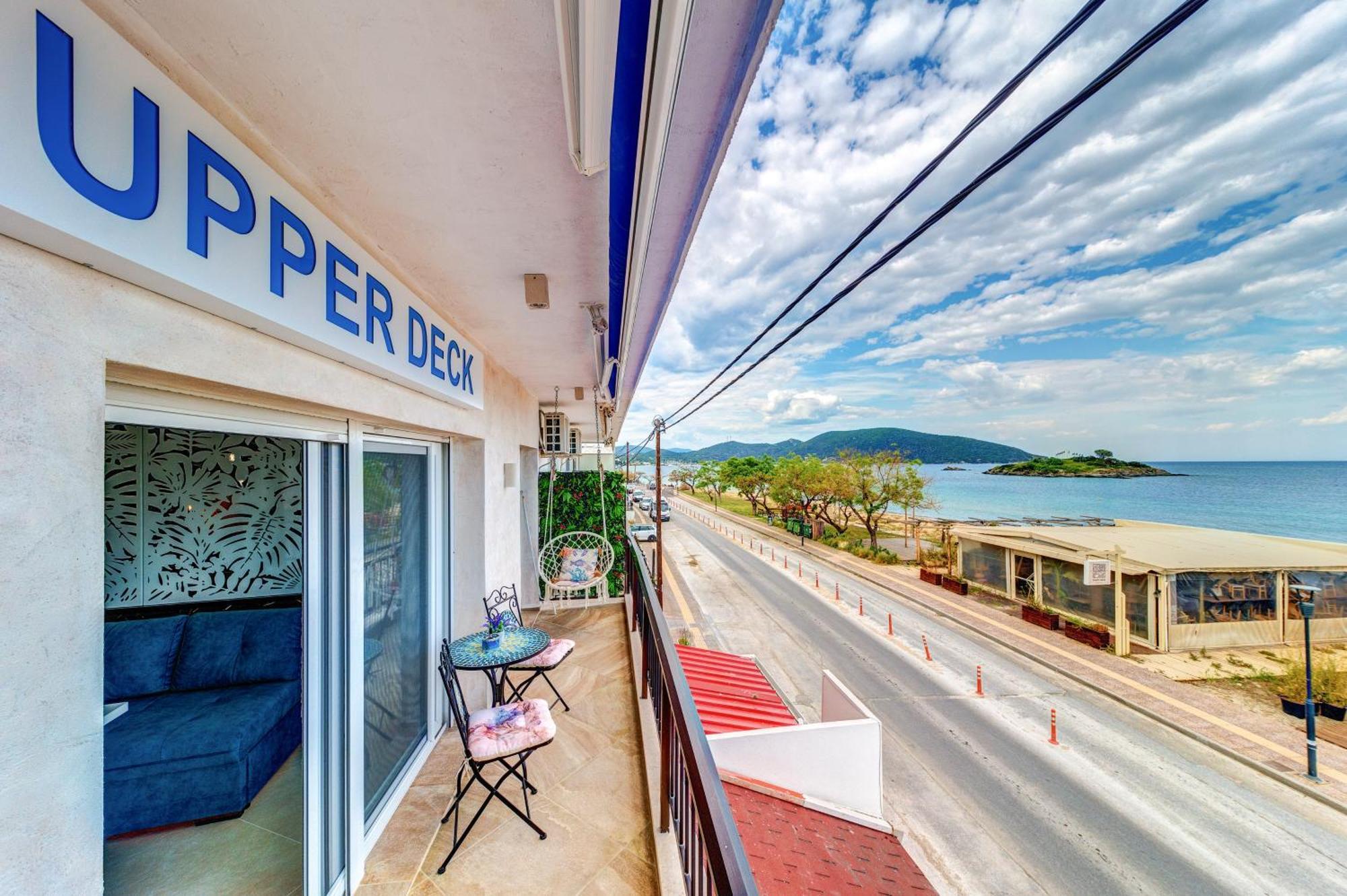 Upper Deck Apt. Apartment เนอาเปรามอส ภายนอก รูปภาพ