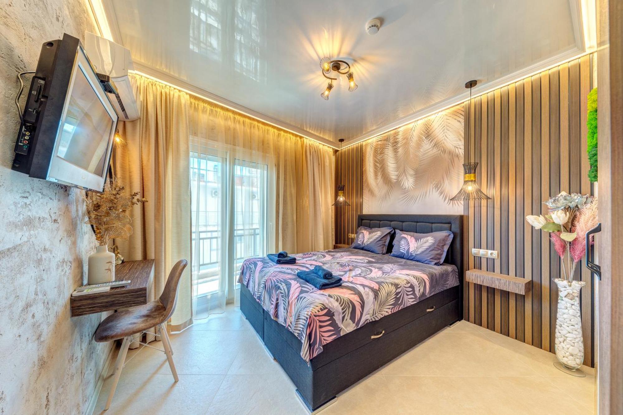 Upper Deck Apt. Apartment เนอาเปรามอส ภายนอก รูปภาพ