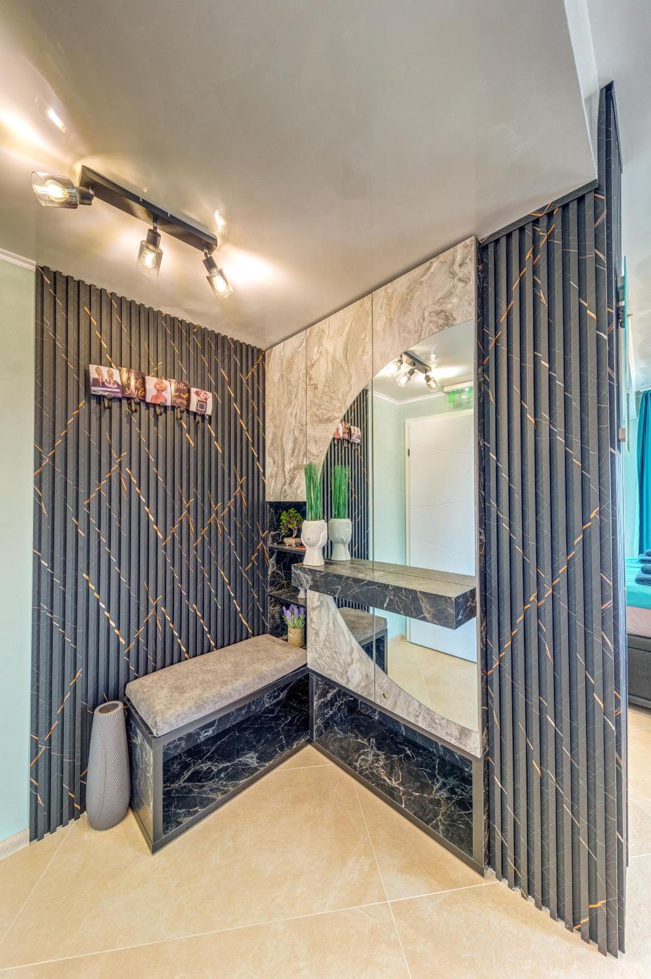 Upper Deck Apt. Apartment เนอาเปรามอส ภายนอก รูปภาพ