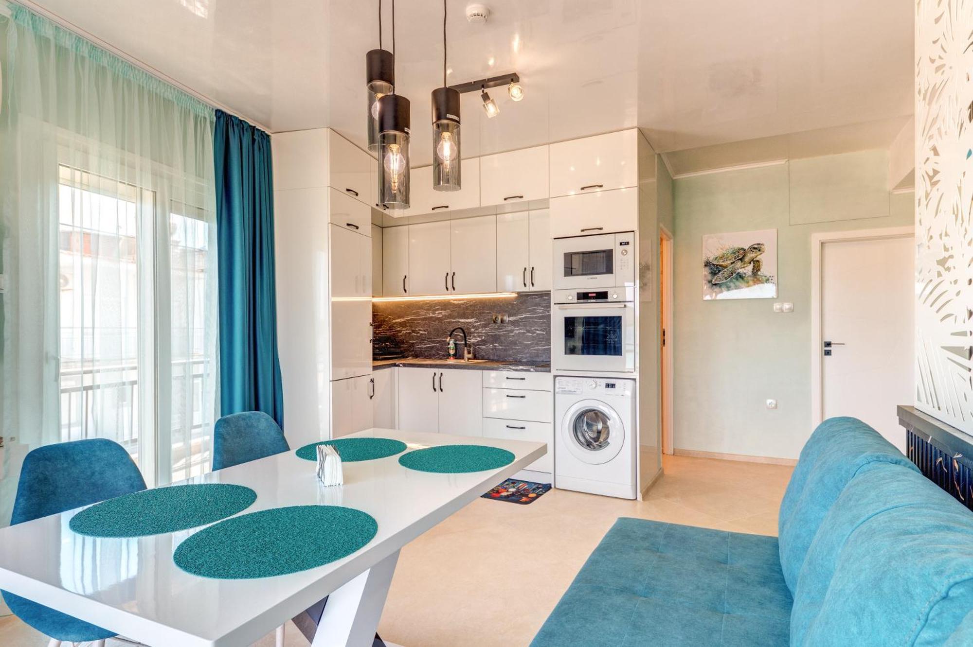Upper Deck Apt. Apartment เนอาเปรามอส ภายนอก รูปภาพ