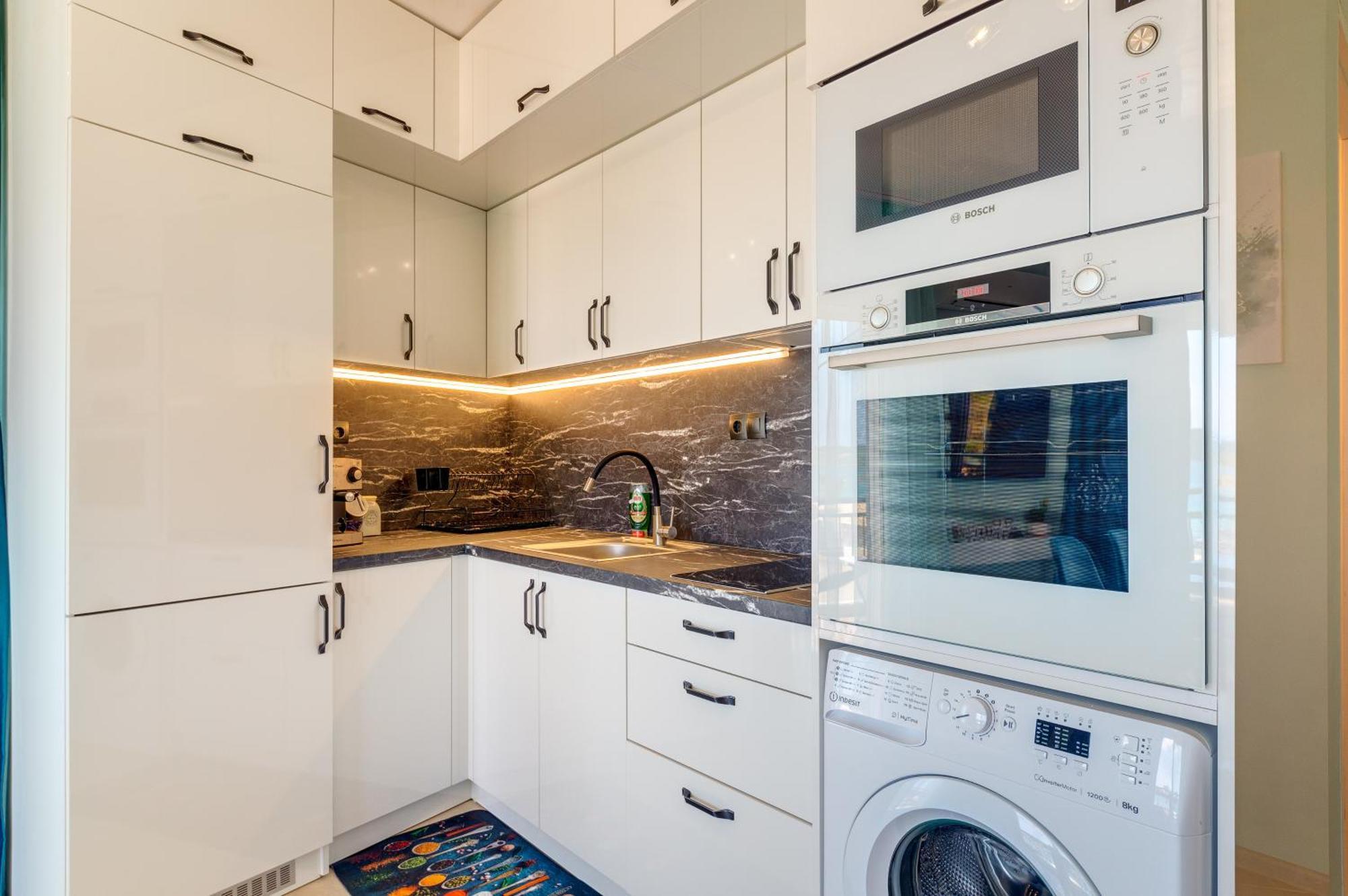Upper Deck Apt. Apartment เนอาเปรามอส ภายนอก รูปภาพ